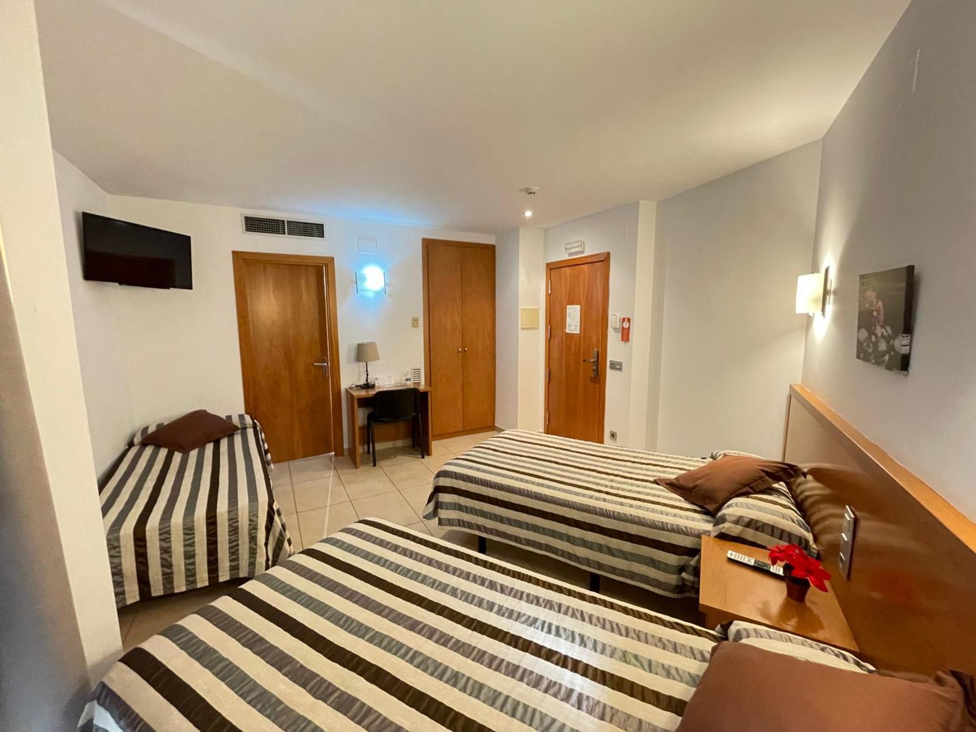 Hotel Avenida El Morell Bagian luar foto