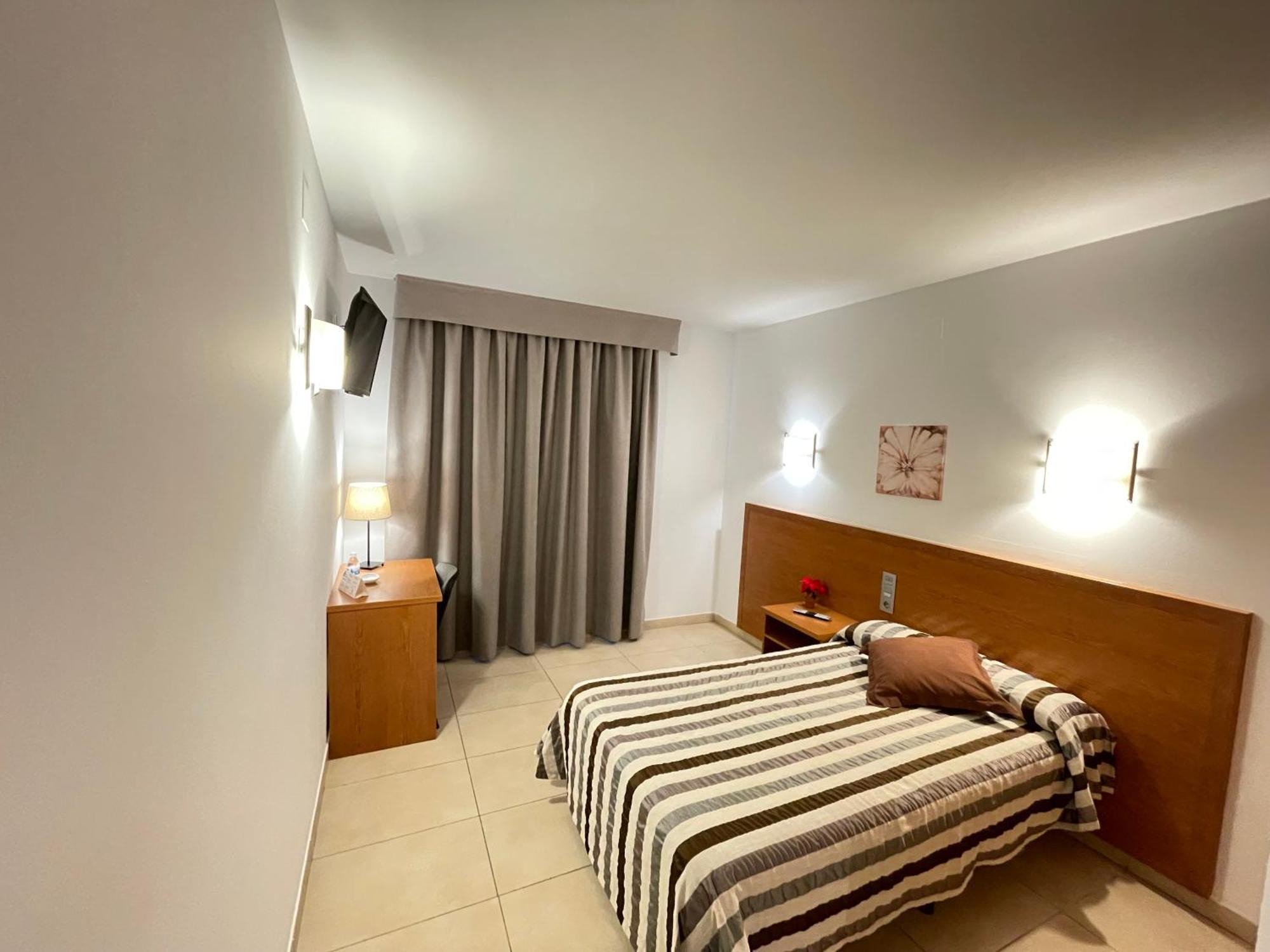 Hotel Avenida El Morell Bagian luar foto